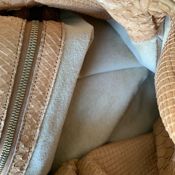 BOTTEGA VENETA snake skin bag. Great condition. Beautiful Bag. - Picture 4 of 14